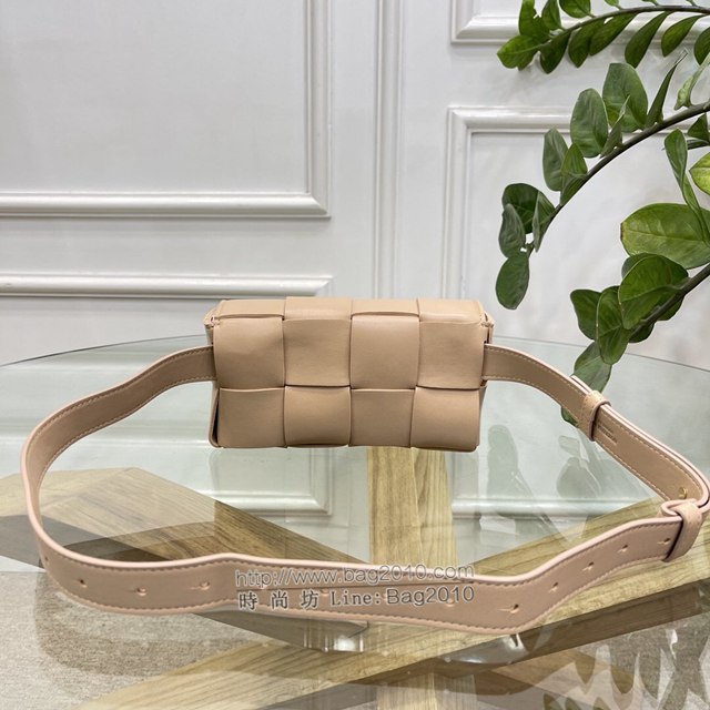 Bottega veneta高端女包 KF0015杏仁色 寶緹嘉CAEESTTE腰包 BV經典款手工編織手包腰包胸包斜挎包  gxz1210